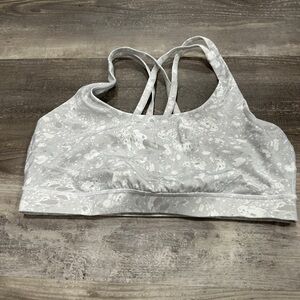 Lululemon Energy Bra *Medium Support, B–D Cups
Terrazzo Marble Silver Ice Multi